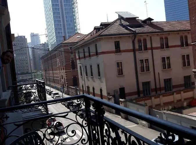 Con Vista Милан